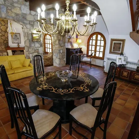 Nuba Only Families Villa Cambrils