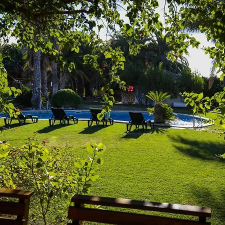 Nuba Only Families Villa Cambrils