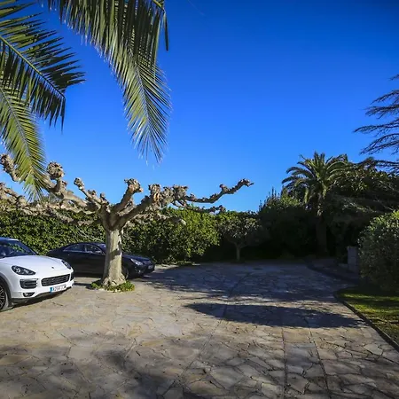 Nuba Only Families Villa Cambrils